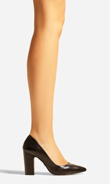 Scarpin Preto Couro Bico Fino Arezzo Ref 14214