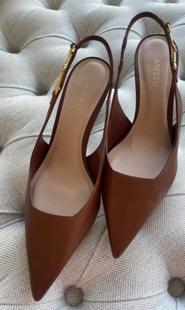 Scarpin Salto Baixo Marrom Arezzo Ref 13347