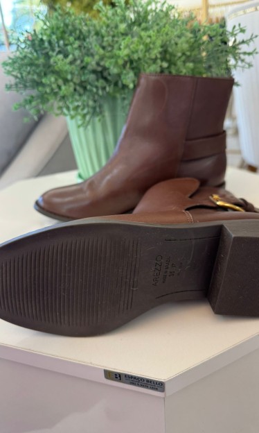 Bota Salto Baixo com fivela Arezzo 14721