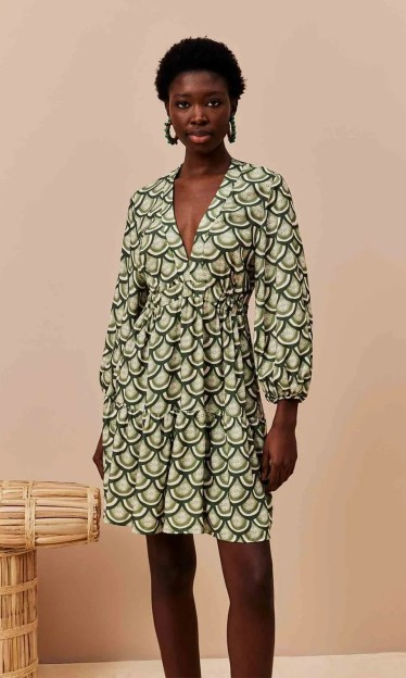 Vestido Curto Pala Elástico Verde CaCay Ref 13928