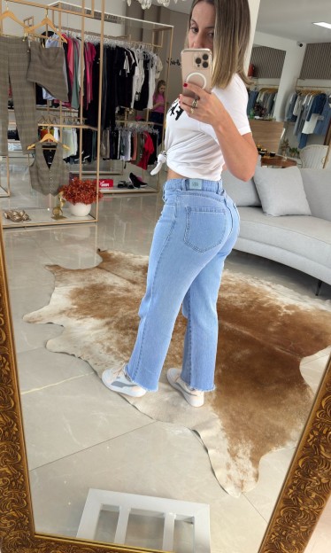 Calça Morena Rosa Jeans Reta Pantacourt