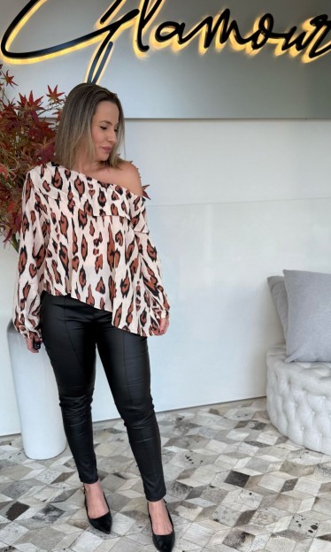 Blusa solta um ombro so manga longa padrão Morena Rosa Ref 13431